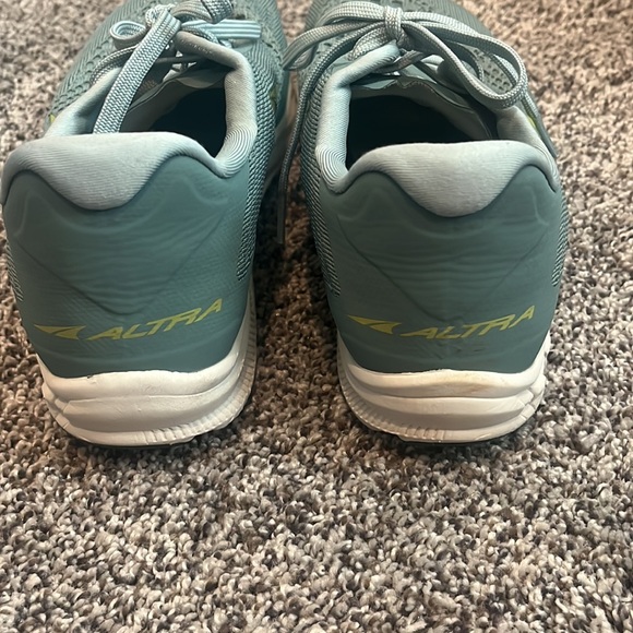 Altra Women’s Running Shoe - Picture 3 of 5